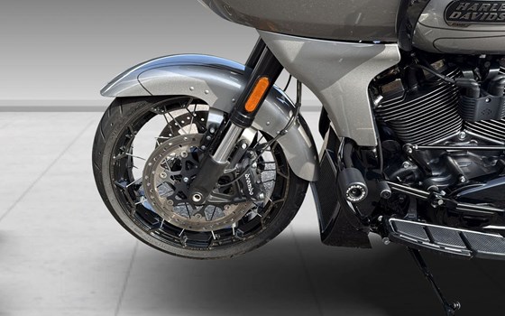 Motorrad Occasion Harley-Davidson CVO Road Glide FLTRXSE - Bild 6