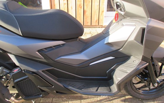 Gebrauchtmotorrad Aprilia SR GT ABS 125 - Bild 13