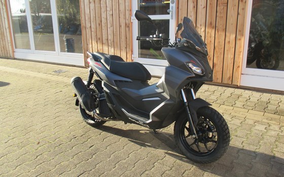 Neufahrzeug Aprilia SR GT 125 - Bild 1