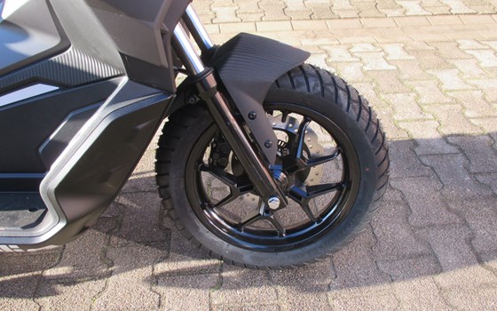 Neufahrzeug Aprilia SR GT 125 - Bild 13