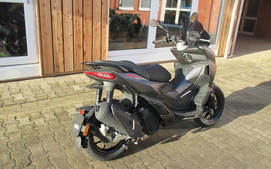 Neufahrzeug Aprilia SR GT 125 - Bild 3