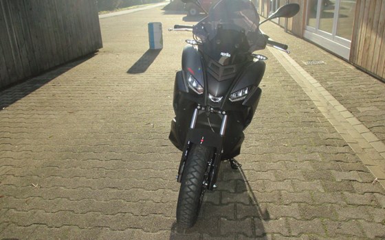 Neufahrzeug Aprilia SR GT 125 - Bild 7