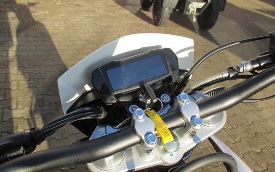 Gebrauchtmotorrad Aprilia SX 125 - Bild 9