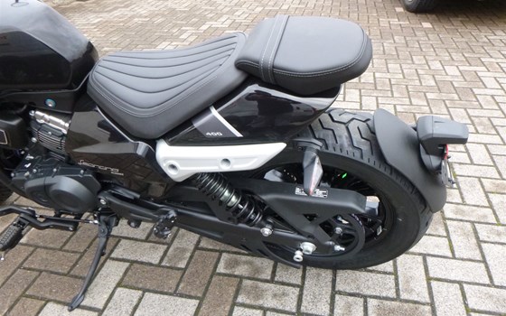 Neufahrzeug Benelli Leoncino Bobber 400 - Bild 13