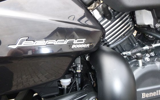 Neufahrzeug Benelli Leoncino Bobber 400 - Bild 6