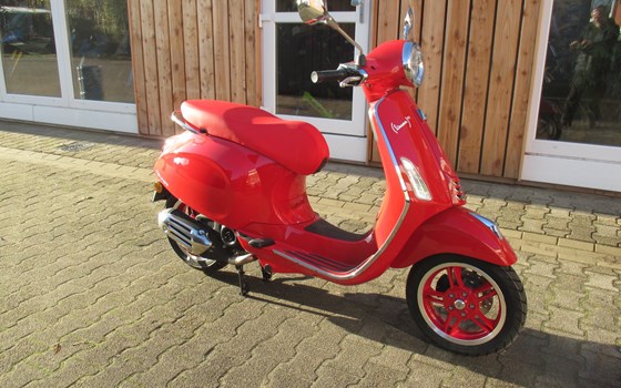 Neufahrzeug Vespa Primavera RED 50 - Bild 1