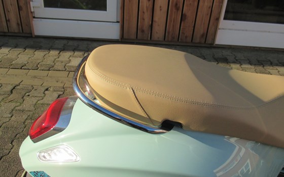 Neufahrzeug Vespa Primavera 50 Batik - Bild 10