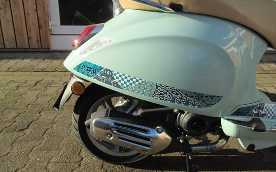 Neufahrzeug Vespa Primavera 50 Batik - Bild 11