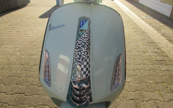 Neufahrzeug Vespa Primavera 50 Batik - Bild 8
