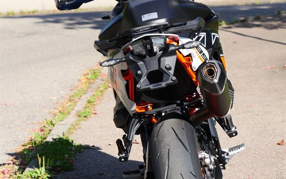 Gebrauchtmotorrad KTM 890 SMT - Bild 4