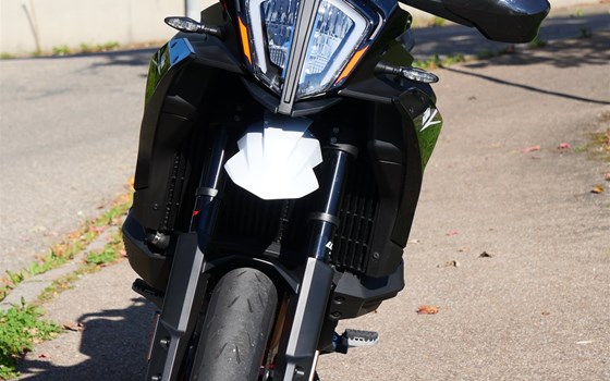 Gebrauchtmotorrad KTM 890 SMT - Bild 8