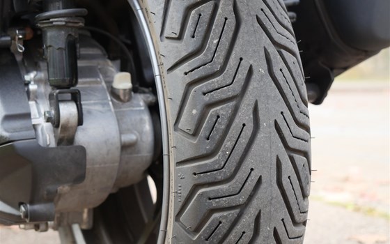 Gebrauchtmotorrad Yamaha XMAX 300 Tech MAX - Bild 8