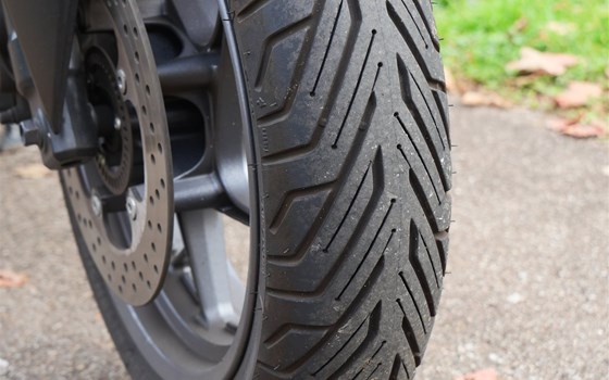 Gebrauchtmotorrad Yamaha XMAX 300 Tech MAX - Bild 9