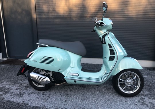GEBRAUCHTFAHRZEUG Vespa GTS 125