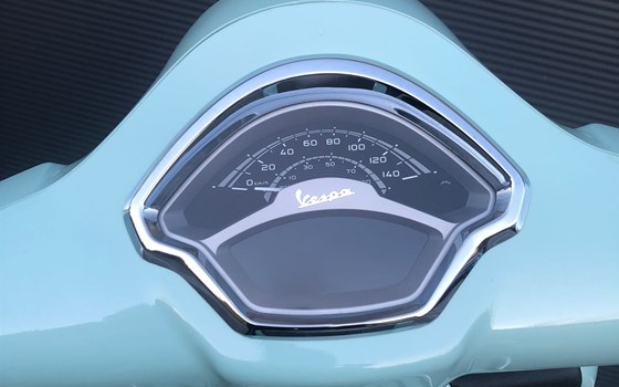 Gebrauchtmotorrad Vespa GTS 125 - Bild 11