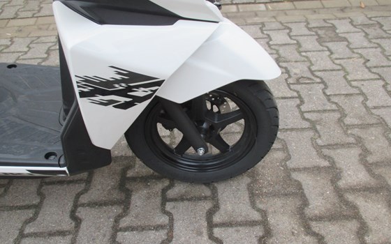 Gebrauchtmotorrad Suzuki Avenis 125 - Bild 13