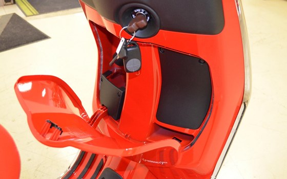 Neufahrzeug Vespa Primavera 125 (RED) - Bild 10