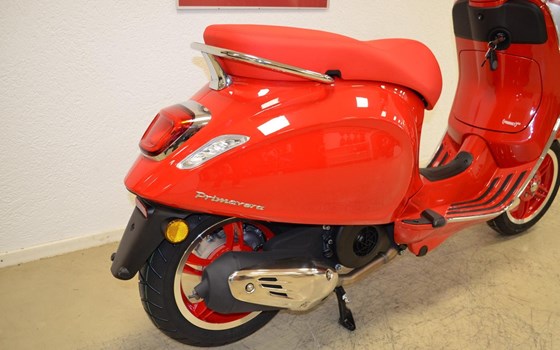 Neufahrzeug Vespa Primavera 125 (RED) - Bild 4