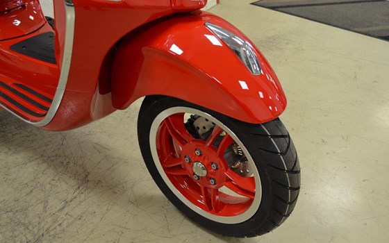 Neufahrzeug Vespa Primavera 125 (RED) - Bild 9