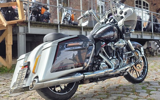 Gebrauchtmotorrad Harley-Davidson CVO Road Glide FLTRXSE - Bild 4