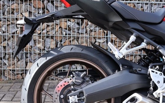 Gebrauchtmotorrad Honda CB650R E-Clutch - Bild 14