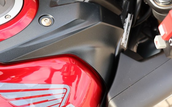 Gebrauchtmotorrad Honda CB650R E-Clutch - Bild 20