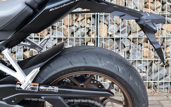 Gebrauchtmotorrad Honda CB650R E-Clutch - Bild 4