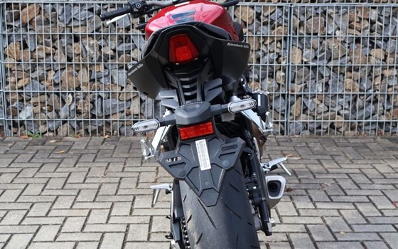 Gebrauchtmotorrad Honda CB650R E-Clutch - Bild 6