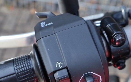 Gebrauchtmotorrad Honda CB650R E-Clutch - Bild 8