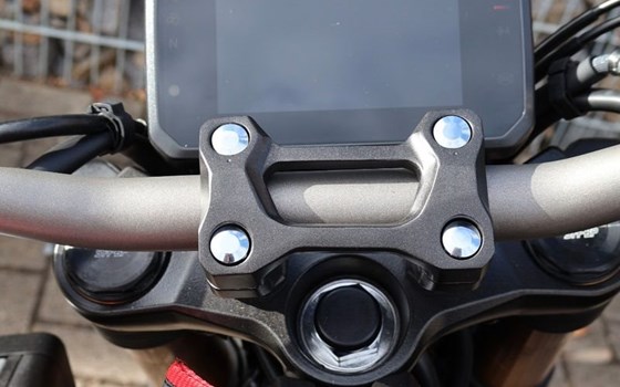 Gebrauchtmotorrad Honda CB650R E-Clutch - Bild 9