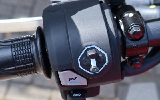 Neufahrzeug Honda CB125R - Bild 8