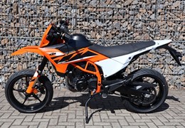 Neumotorrad KTM 125 SMC R