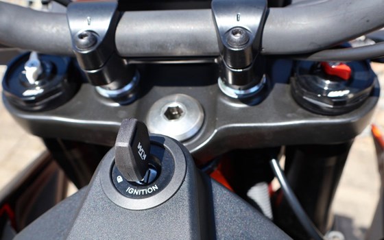 Neufahrzeug KTM 125 SMC R - Bild 10