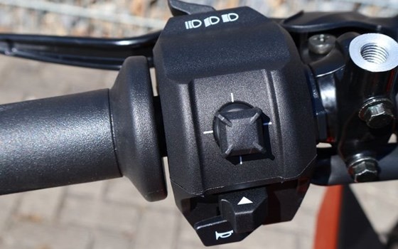 Neufahrzeug KTM 125 SMC R - Bild 8