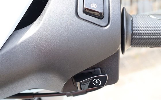 Gebrauchtmotorrad Honda SH125i - Bild 10