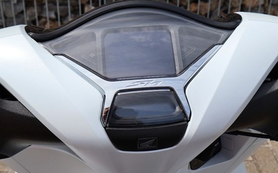 Gebrauchtmotorrad Honda SH125i - Bild 9