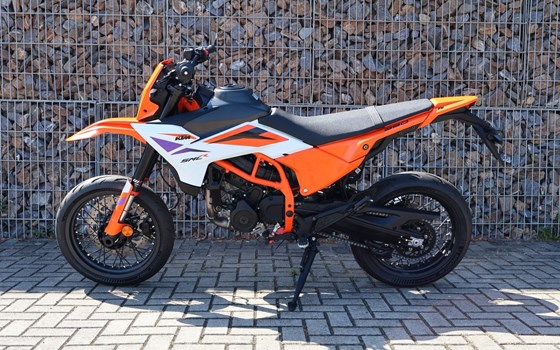 Neufahrzeug KTM 390 SMC R - Bild 1