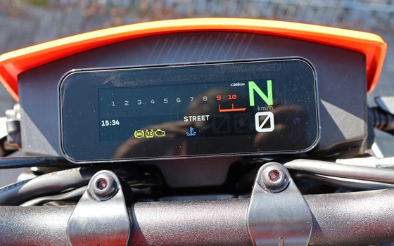 Neufahrzeug KTM 390 SMC R - Bild 10