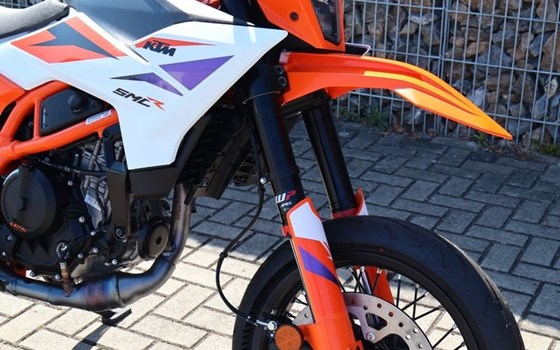 Neufahrzeug KTM 390 SMC R - Bild 13