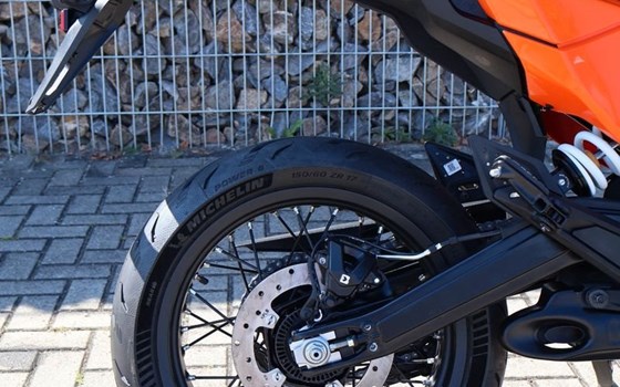 Neufahrzeug KTM 390 SMC R - Bild 15