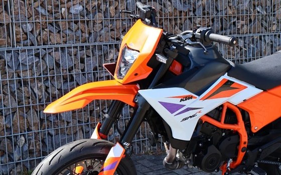Neufahrzeug KTM 390 SMC R - Bild 2