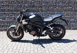 Neumotorrad Honda CB650R E-Clutch