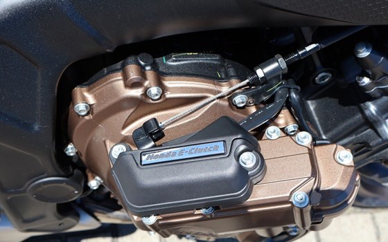 Neufahrzeug Honda CB650R E-Clutch - Bild 14