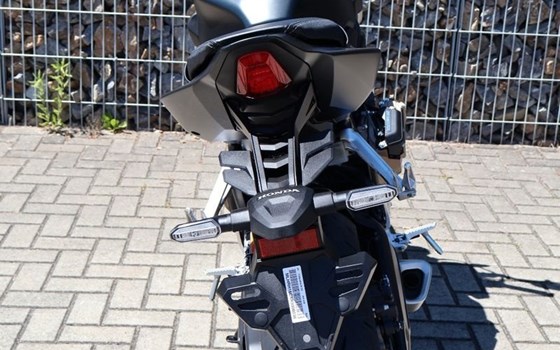 Neufahrzeug Honda CB650R E-Clutch - Bild 6