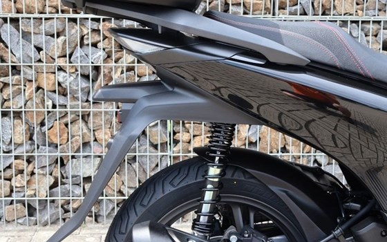 Gebrauchtmotorrad Honda SH150i - Bild 15