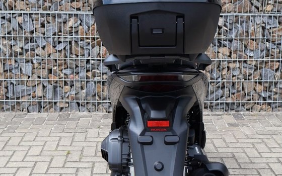 Gebrauchtmotorrad Honda SH150i - Bild 6