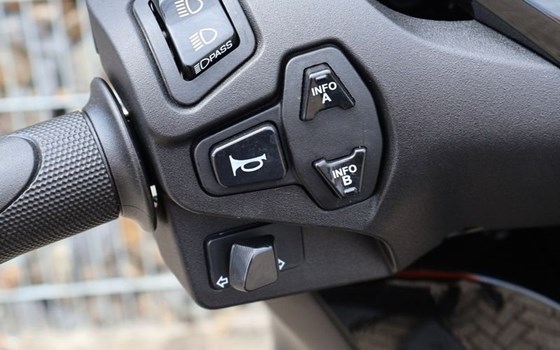 Gebrauchtmotorrad Honda SH150i - Bild 8