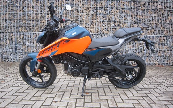 Neufahrzeug KTM 125 Duke - Bild 1