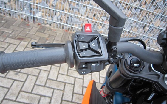 Neufahrzeug KTM 125 Duke - Bild 9