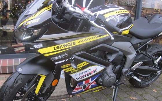 Gebrauchtmotorrad Triumph Daytona 660 - Bild 5